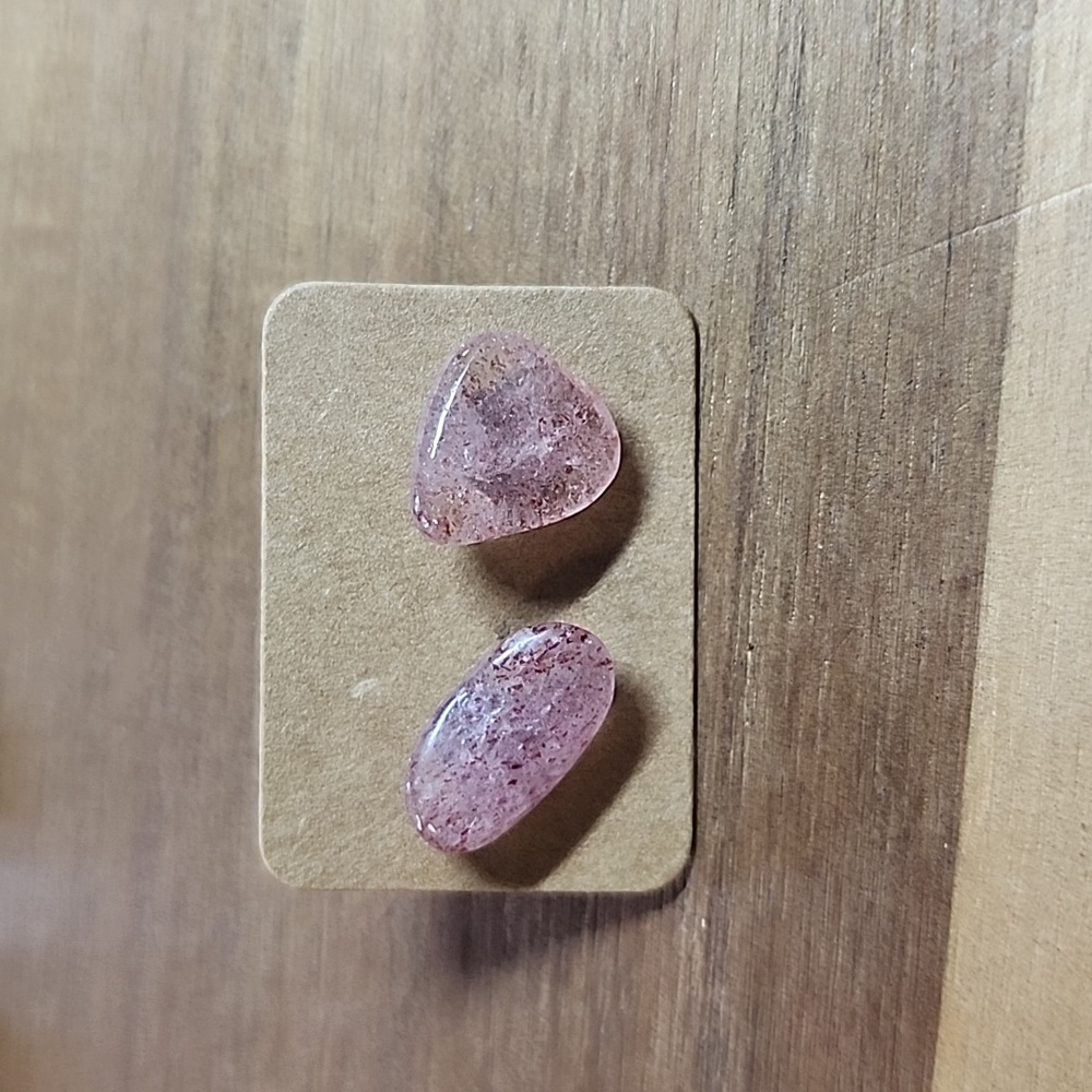 Strawberry Quartz Stud Earrings - Picture 4 of 6